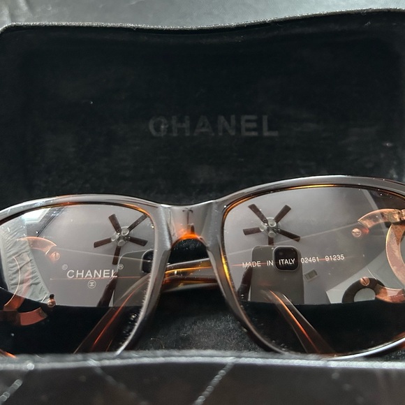 CHANEL Tortoiseshell Women's Glasses - Picture 5 of 5